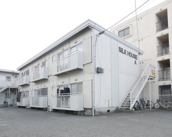 シルクハウス　Ｂ棟の外観