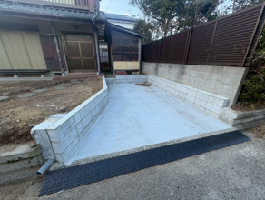 【駐車場】