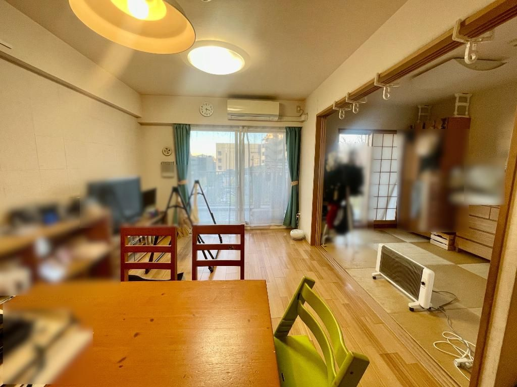 三鷹市下連雀９丁目の中古マンションの居間・リビング