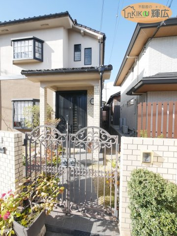 加古郡播磨町西野添5丁目　中古戸建の玄関