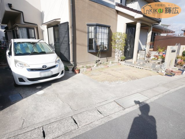 加古郡播磨町西野添5丁目　中古戸建の駐車場