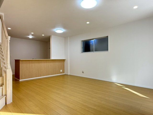 川口市芝宮根町　新築一戸建て　G号棟の居間・リビング|こちらの居間で趣味の時間をお楽しみください