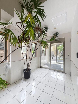 【ロビー】 | ラウンド・Ｍ |  