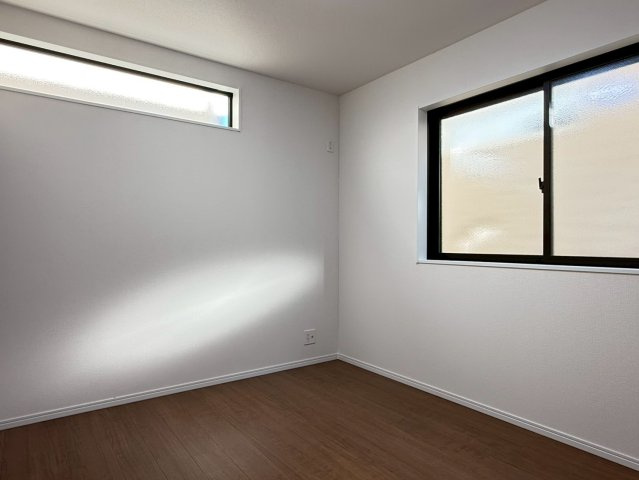 川口市芝宮根町　新築一戸建て　H号棟の洋室|スタンダードな洋室です