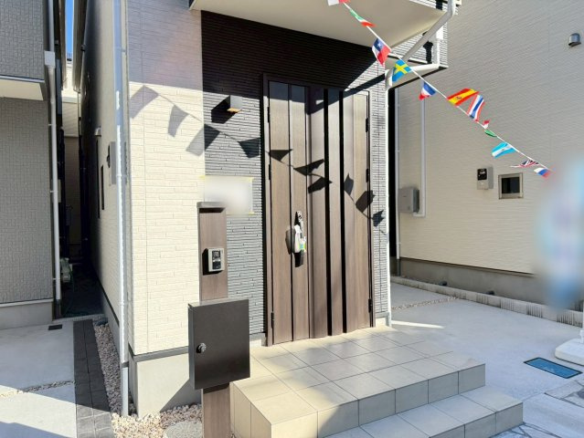 川口市芝宮根町　新築一戸建て　H号棟の玄関|ゆったりとした玄関です