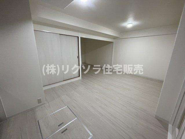 ライオンズマンション枚方の居間・リビング|LDK14.0帖
■物件内覧・資金計画相談・住宅ローン相談、リフォーム相談、お問合せ受付中■
※当日・翌日のご内覧、ご相談はお電話でのお問合せがスムーズです！