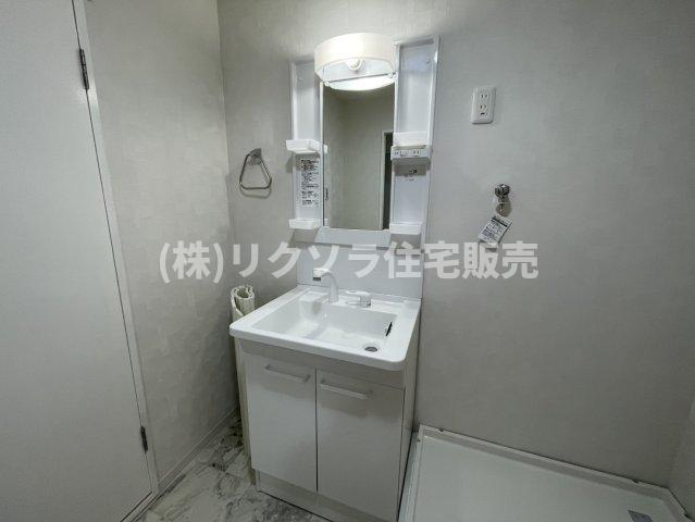 ライオンズマンション枚方の独立洗面台|■物件内覧・資金計画相談・住宅ローン相談、リフォーム相談、お問合せ受付中■
※当日・翌日のご内覧、ご相談はお電話でのお問合せがスムーズです！