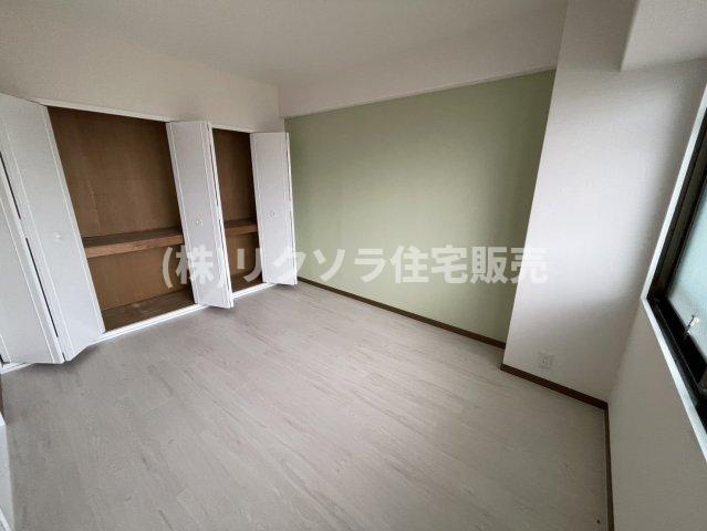 ライオンズマンション枚方の寝室|洋室4.5帖
■物件内覧・資金計画相談・住宅ローン相談、リフォーム相談、お問合せ受付中■
※当日・翌日のご内覧、ご相談はお電話でのお問合せがスムーズです！