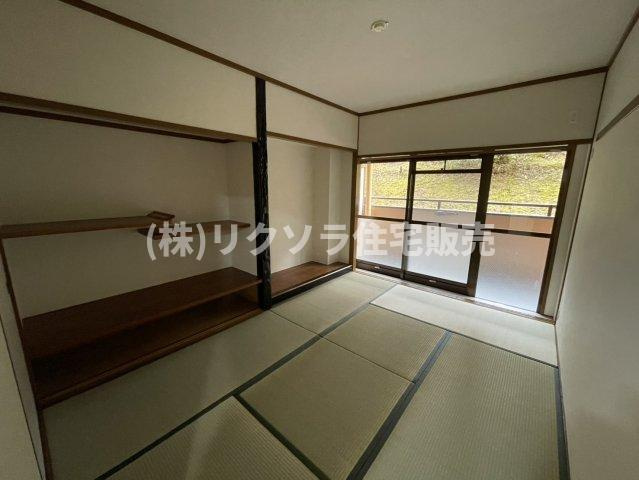 ライオンズマンション枚方の和室|和室6.0帖
■物件内覧・資金計画相談・住宅ローン相談、リフォーム相談、お問合せ受付中■
※当日・翌日のご内覧、ご相談はお電話でのお問合せがスムーズです！