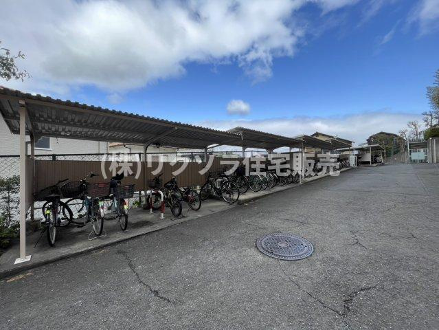 ライオンズマンション枚方の駐輪場|■物件内覧・資金計画相談・住宅ローン相談、リフォーム相談、お問合せ受付中■
※当日・翌日のご内覧、ご相談はお電話でのお問合せがスムーズです！