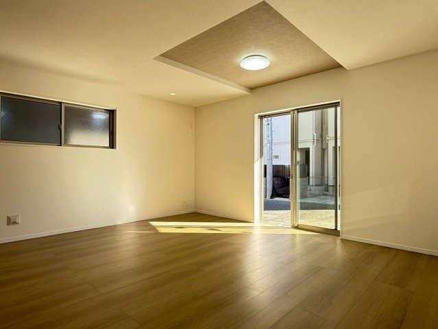 川口市芝宮根町　新築一戸建て　J号棟の居間・リビング|こちらの居間で趣味の時間をお楽しみください