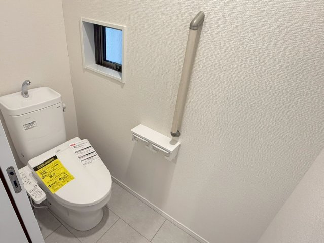 川口市芝宮根町　新築一戸建て　J号棟のトイレ|落ち着いたトイレです