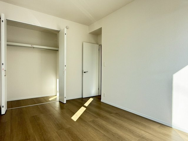 川口市芝宮根町　新築一戸建て　J号棟の寝室|ゆとりの広さです