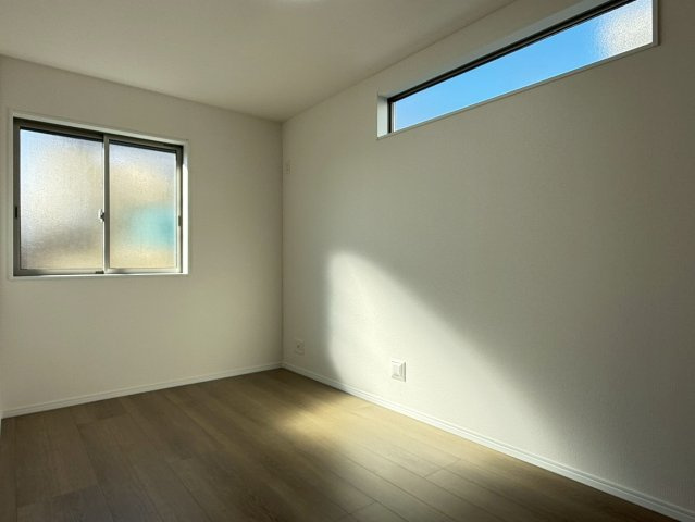 川口市芝宮根町　新築一戸建て　J号棟の洋室|明るい洋室です