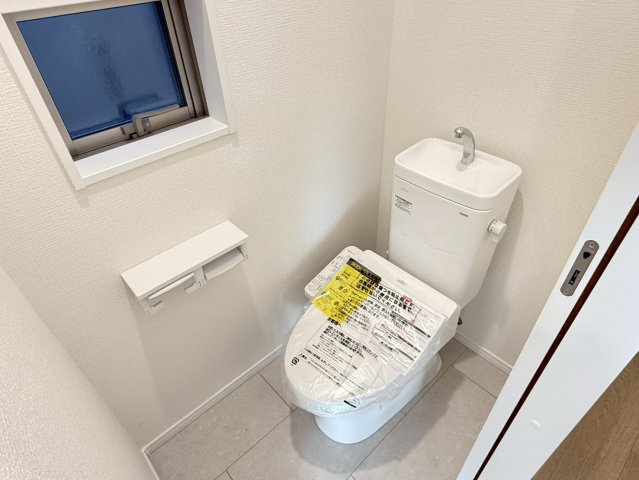 川口市芝宮根町　新築一戸建て　J号棟のその他|コンパクトで使いやすいトイレです