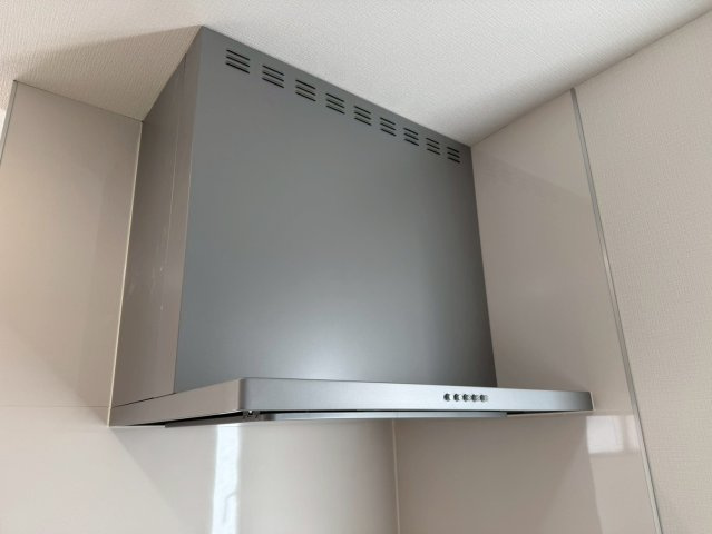 川口市芝宮根町　新築一戸建て　J号棟のキッチン|コンパクトなキッチンで掃除もラクラク