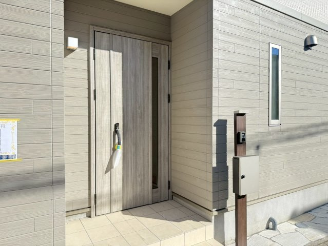 川口市芝宮根町　新築一戸建て　J号棟の玄関|シンプルで使いやすい玄関です