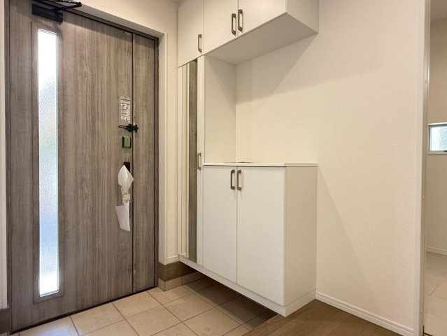 川口市芝宮根町　新築一戸建て　J号棟の玄関|ゆったりとした玄関です