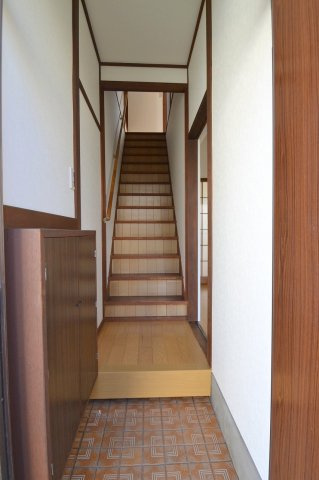 広島市西区観音町の一戸建ての玄関