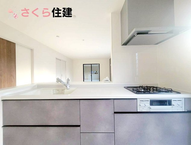 リーブルガーデン宇都宮鶴田町第23のキッチン|3口コンロでお料理の効率アップ♪
