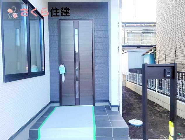 リーブルガーデン宇都宮鶴田町第23の玄関|モニター付きインターフォンで来客の際も顔が確認できて安心です◎
