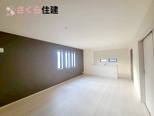 リーブルガーデン宇都宮鶴田町第23の居間・リビング|室内にいてもたっぷりの陽光と爽やかな風を感じる、開放感あふれるリビングです
