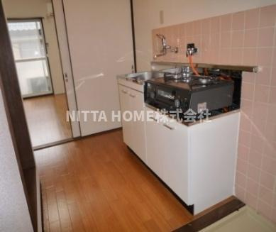 メゾンカトレアのキッチン|コンロ付きのキッチンになります◇