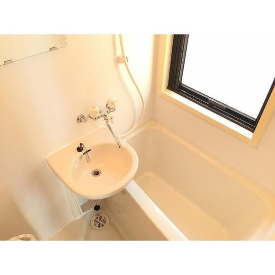 ＲＥＮＡＣＥ栄町の浴室