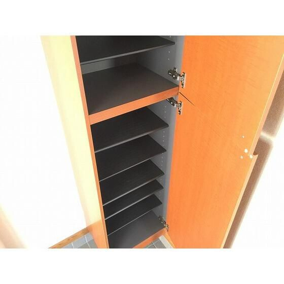 ＲＥＮＡＣＥ栄町の玄関