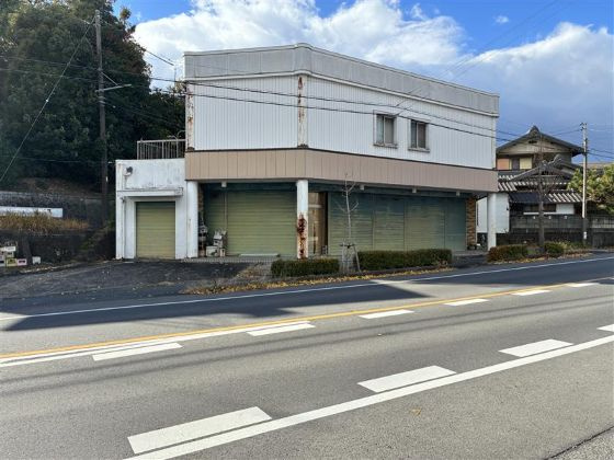 知多郡阿久比町大字植大字柿崎　店舗の前面道路含む現地写真