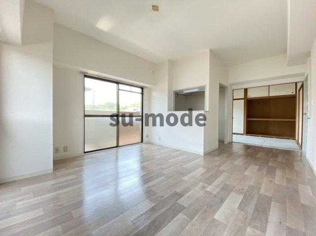 シャトーMナカイの居間・リビング