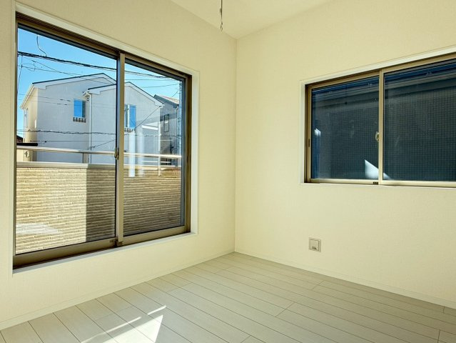 川口市芝宮根町　新築一戸建て　L号棟の洋室|広々とした洋室です