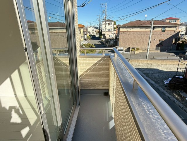 川口市芝宮根町　新築一戸建て　L号棟のバルコニー|開放的で明るい空間を演出してくれるバルコニーです