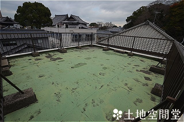 藤田１丁目貸家の玄関