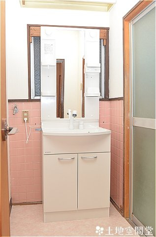 藤田１丁目貸家の洗面所