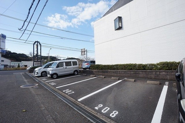 サンハイムの駐車場