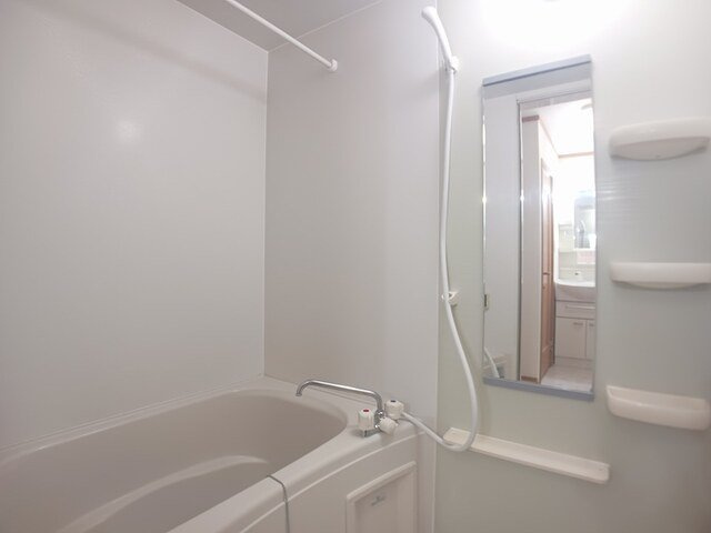 スリーワンスリーヒルズＣの浴室