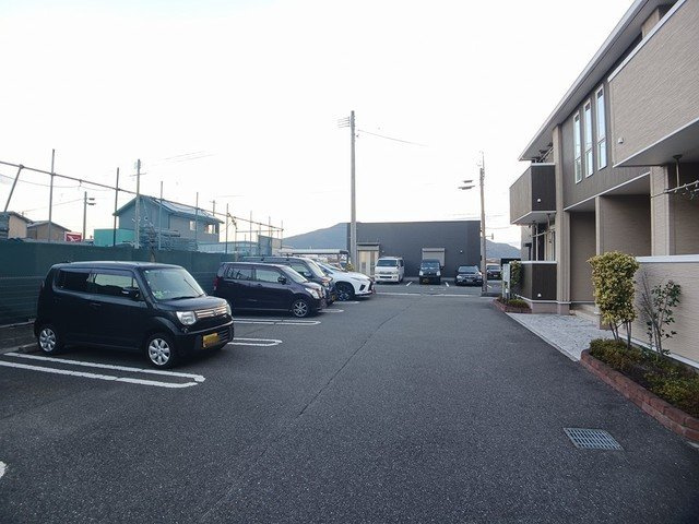 セレーノ洞海の駐車場