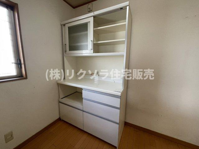 木屋元町　中古一戸建ての収納|カップボード付き
■物件内覧・資金計画相談・住宅ローン相談、リフォーム相談、お問合せ受付中■
※当日・翌日のご内覧、ご相談はお電話でのお問合せがスムーズです！