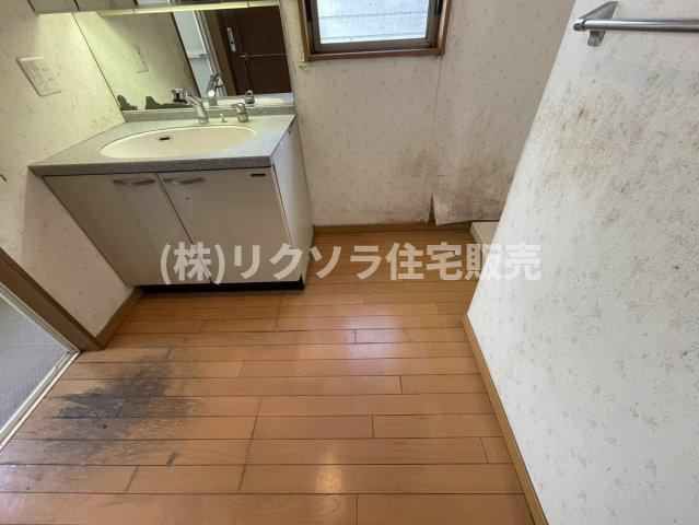 木屋元町　中古一戸建ての脱衣所|■物件内覧・資金計画相談・住宅ローン相談、リフォーム相談、お問合せ受付中■
※当日・翌日のご内覧、ご相談はお電話でのお問合せがスムーズです！