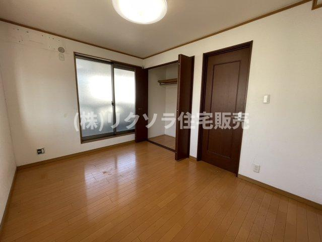 木屋元町　中古一戸建ての洋室|洋室5.25帖
■物件内覧・資金計画相談・住宅ローン相談、リフォーム相談、お問合せ受付中■
※当日・翌日のご内覧、ご相談はお電話でのお問合せがスムーズです！