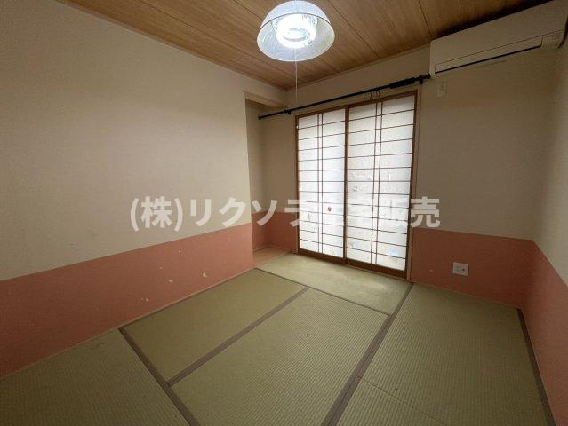 木屋元町　中古一戸建ての和室|和室5.25帖
■物件内覧・資金計画相談・住宅ローン相談、リフォーム相談、お問合せ受付中■
※当日・翌日のご内覧、ご相談はお電話でのお問合せがスムーズです！