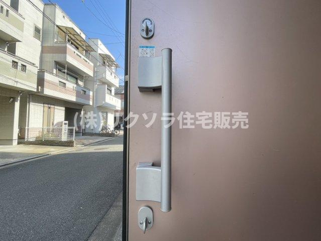 木屋元町　中古一戸建ての防犯設備|ツーシリンダー錠
■物件内覧・資金計画相談・住宅ローン相談、リフォーム相談、お問合せ受付中■
※当日・翌日のご内覧、ご相談はお電話でのお問合せがスムーズです！