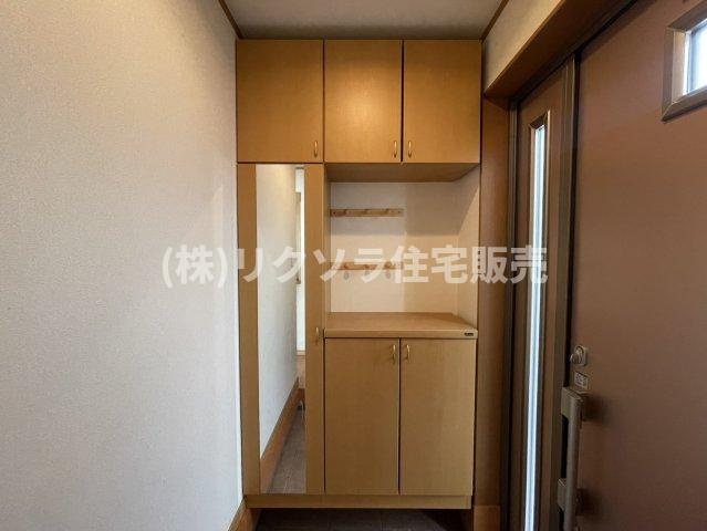 木屋元町　中古一戸建ての収納|大容量シューズボックス
■物件内覧・資金計画相談・住宅ローン相談、リフォーム相談、お問合せ受付中■
※当日・翌日のご内覧、ご相談はお電話でのお問合せがスムーズです！