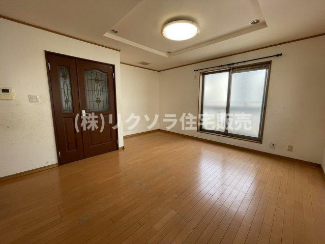 木屋元町　中古一戸建てのキッチン|LDK16.75帖
■物件内覧・資金計画相談・住宅ローン相談、リフォーム相談、お問合せ受付中■
※当日・翌日のご内覧、ご相談はお電話でのお問合せがスムーズです！