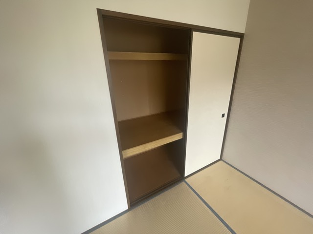 姫路市広畑区高浜町１丁目のハイツの収納