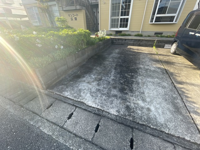 姫路市広畑区高浜町１丁目のハイツの駐車場