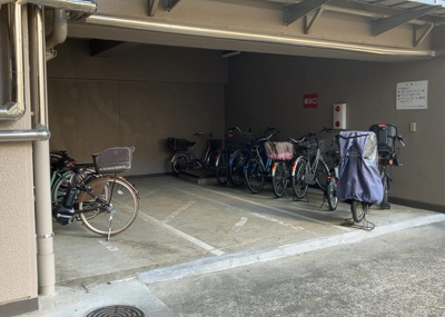 【駐輪場】 | 八王子スカイマンション | マンションの駐輪場は、事前に空きがあるか確認を取ると安心です。せっかく入居したのに駐輪スペースがない！なんてことになったら大変ですよね。そこで、内見時や購入前にはまず事前に確認しておくと良いでしょう。
