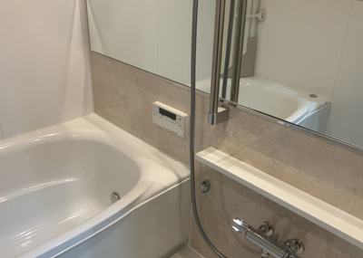 【浴室】 | 八王子スカイマンション | 入浴時の快適さも大事なことですが、綺麗な状態を維持できなければ気持ちよく入浴できません。毎日の掃除が楽という点は大事なポイントになります！カビが生えにくく掃除がしやすい、壁や浴槽を選ぶといいでしょう。