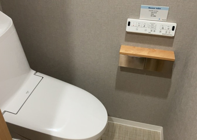 【トイレ】 | 八王子スカイマンション | トイレは大きさや形、機能、抗菌性などが異なる多種多彩なタイプが各メーカーから出ています。それぞれに良さがあるため、事前にどういったタイプのトイレがいいのかをご家庭内で決めて、内見に行くといいでしょう。